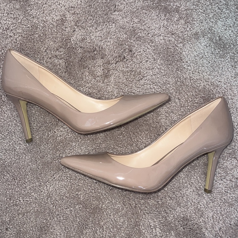 BCBGeneration nude heels 9.5